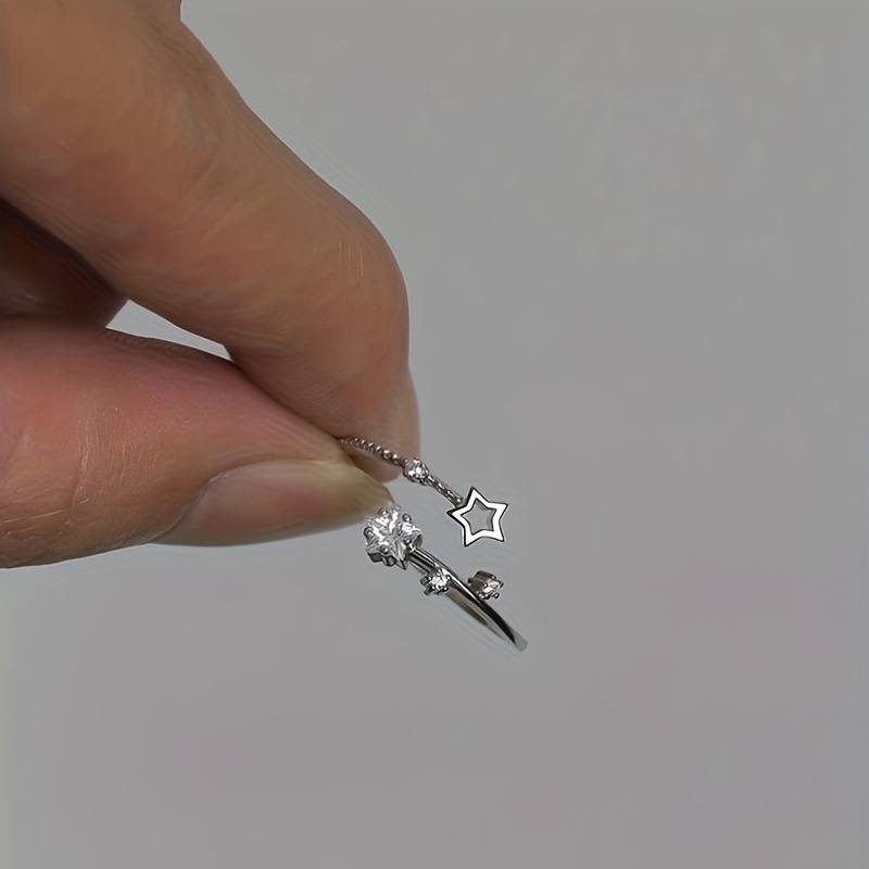 Fashionable Silvery Star Ring With Glass Pentagram